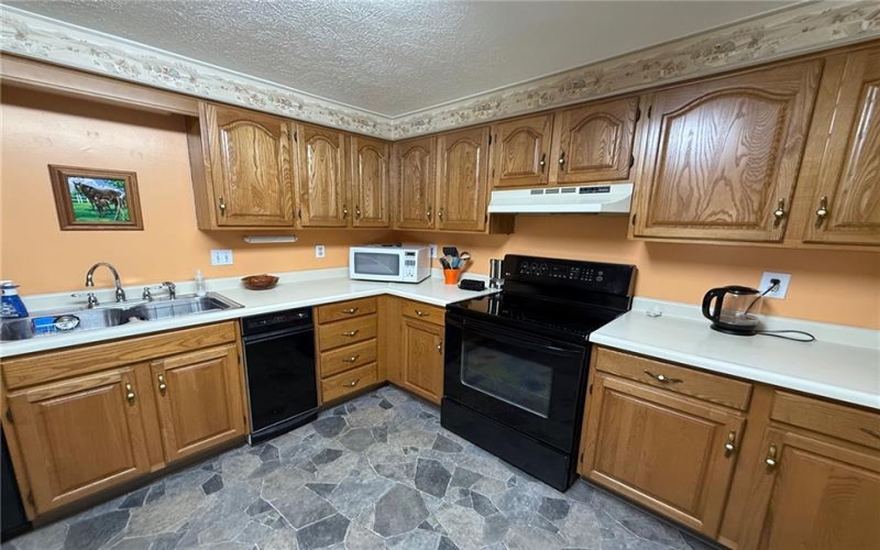 105 Woodstone Lane, New Kensington, 15068, 3 Bedrooms Bedrooms, 7 Rooms Rooms,2 BathroomsBathrooms,Residential,For Sale,Woodstone Lane,1698353