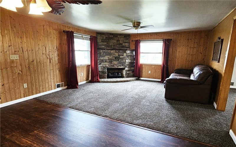 123 Fell Ave, Rostraver Township, 15012, 4 Bedrooms Bedrooms, 8 Rooms Rooms,2.1 BathroomsBathrooms,Residential,For Sale,Fell Ave,1698428