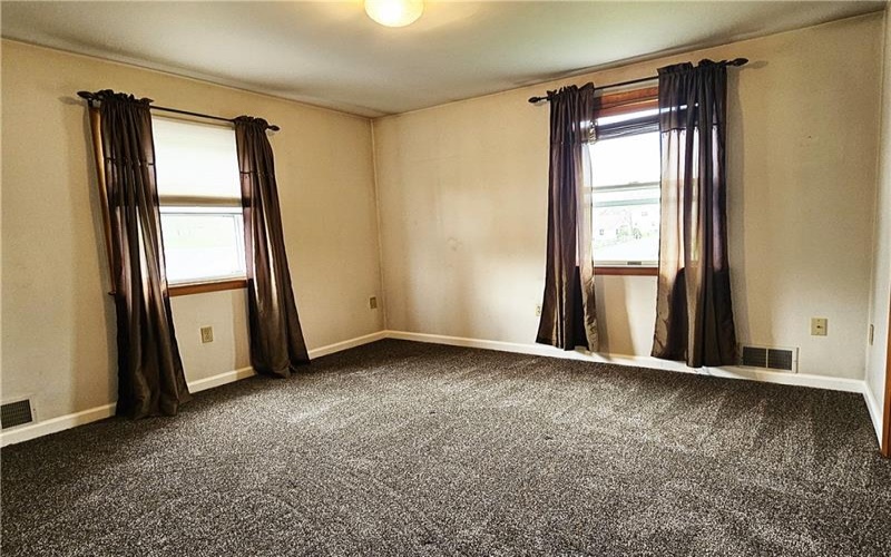 123 Fell Ave, Rostraver Township, 15012, 4 Bedrooms Bedrooms, 8 Rooms Rooms,2.1 BathroomsBathrooms,Residential,For Sale,Fell Ave,1698428