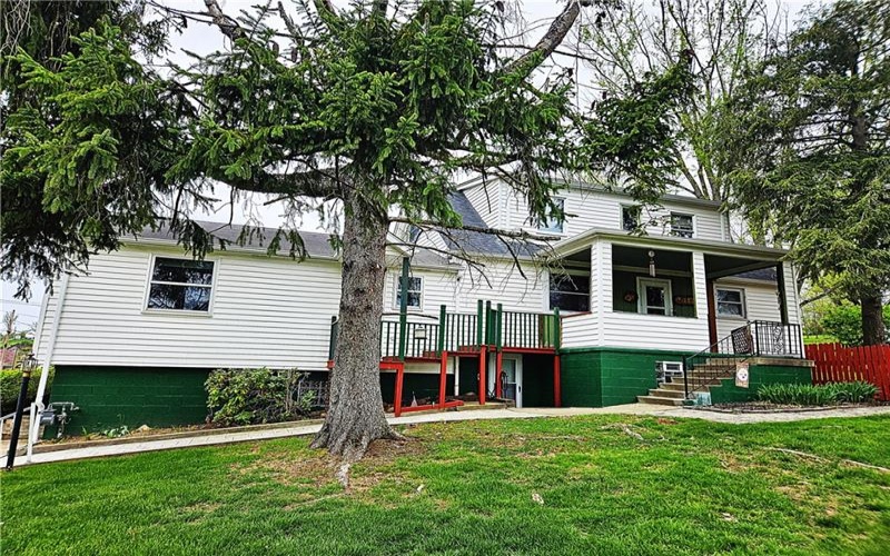 123 Fell Ave, Rostraver Township, 15012, 4 Bedrooms Bedrooms, 8 Rooms Rooms,2.1 BathroomsBathrooms,Residential,For Sale,Fell Ave,1698428