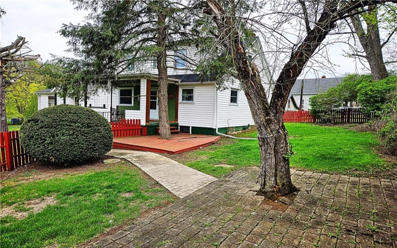 123 Fell Ave, Rostraver Township, 15012, 4 Bedrooms Bedrooms, 8 Rooms Rooms,2.1 BathroomsBathrooms,Residential,For Sale,Fell Ave,1698428