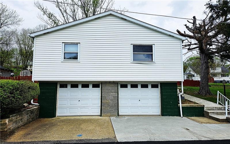123 Fell Ave, Rostraver Township, 15012, 4 Bedrooms Bedrooms, 8 Rooms Rooms,2.1 BathroomsBathrooms,Residential,For Sale,Fell Ave,1698428