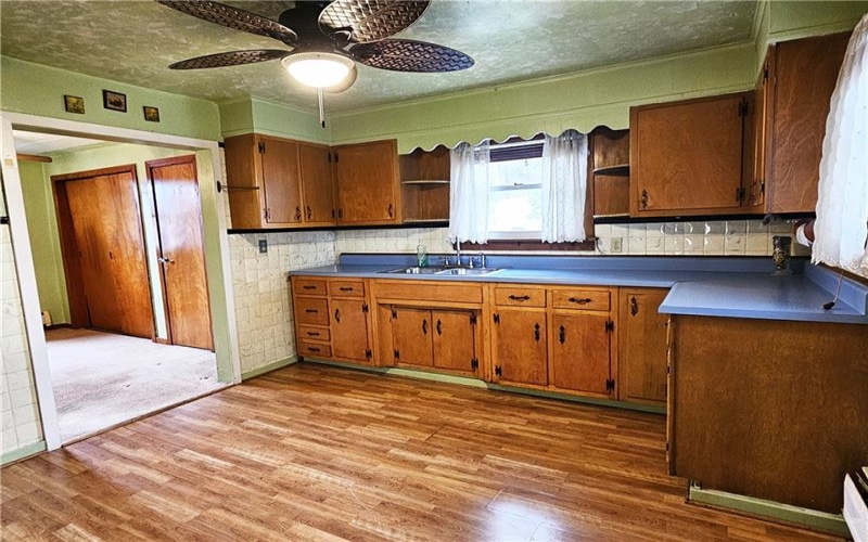 123 Fell Ave, Rostraver Township, 15012, 4 Bedrooms Bedrooms, 8 Rooms Rooms,2.1 BathroomsBathrooms,Residential,For Sale,Fell Ave,1698428