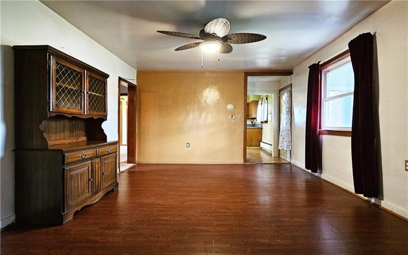123 Fell Ave, Rostraver Township, 15012, 4 Bedrooms Bedrooms, 8 Rooms Rooms,2.1 BathroomsBathrooms,Residential,For Sale,Fell Ave,1698428