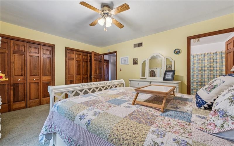 6 Elizabeth Ter, Jeannette, 15644, 3 Bedrooms Bedrooms, 7 Rooms Rooms,3 BathroomsBathrooms,Residential,For Sale,Elizabeth Ter,1698469