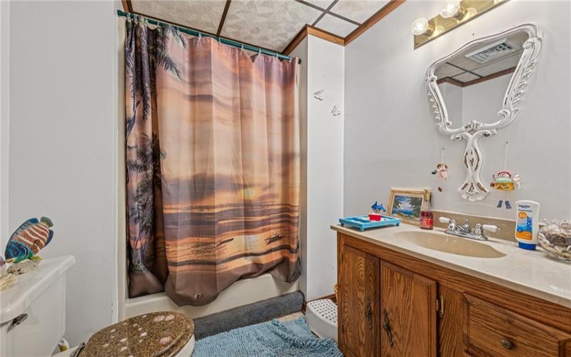 6 Elizabeth Ter, Jeannette, 15644, 3 Bedrooms Bedrooms, 7 Rooms Rooms,3 BathroomsBathrooms,Residential,For Sale,Elizabeth Ter,1698469