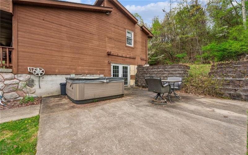 6 Elizabeth Ter, Jeannette, 15644, 3 Bedrooms Bedrooms, 7 Rooms Rooms,3 BathroomsBathrooms,Residential,For Sale,Elizabeth Ter,1698469