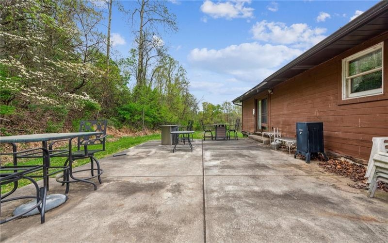 6 Elizabeth Ter, Jeannette, 15644, 3 Bedrooms Bedrooms, 7 Rooms Rooms,3 BathroomsBathrooms,Residential,For Sale,Elizabeth Ter,1698469