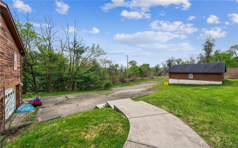 6 Elizabeth Ter, Jeannette, 15644, 3 Bedrooms Bedrooms, 7 Rooms Rooms,3 BathroomsBathrooms,Residential,For Sale,Elizabeth Ter,1698469