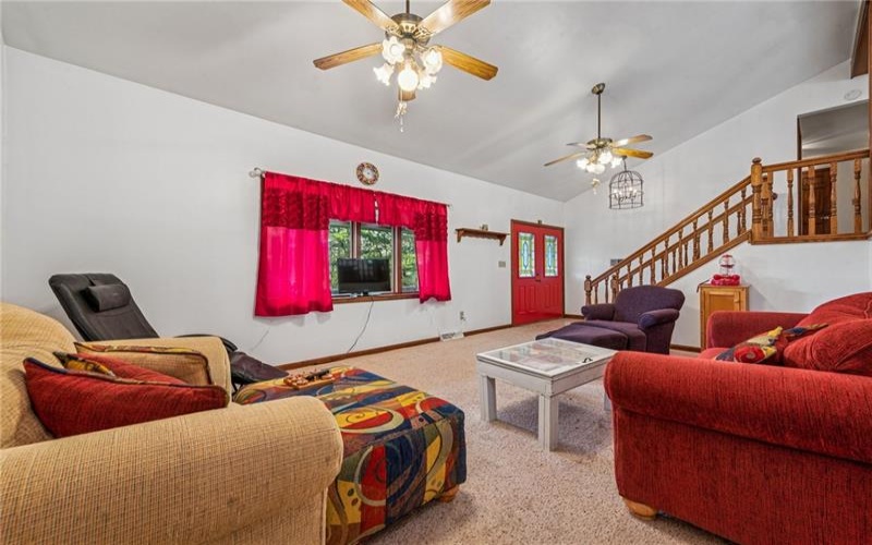 6 Elizabeth Ter, Jeannette, 15644, 3 Bedrooms Bedrooms, 7 Rooms Rooms,3 BathroomsBathrooms,Residential,For Sale,Elizabeth Ter,1698469