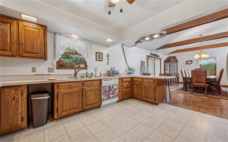 6 Elizabeth Ter, Jeannette, 15644, 3 Bedrooms Bedrooms, 7 Rooms Rooms,3 BathroomsBathrooms,Residential,For Sale,Elizabeth Ter,1698469