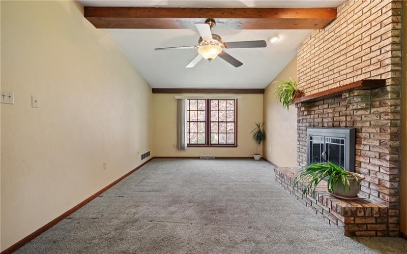 201 Cameron Dr, Irwin, 15642, 3 Bedrooms Bedrooms, 8 Rooms Rooms,2.1 BathroomsBathrooms,Residential,For Sale,Cameron Dr,1698479
