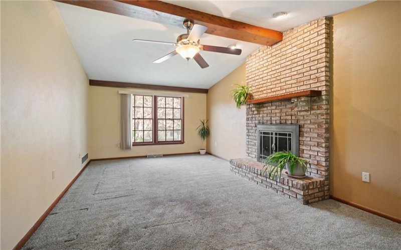 201 Cameron Dr, Irwin, 15642, 3 Bedrooms Bedrooms, 8 Rooms Rooms,2.1 BathroomsBathrooms,Residential,For Sale,Cameron Dr,1698479