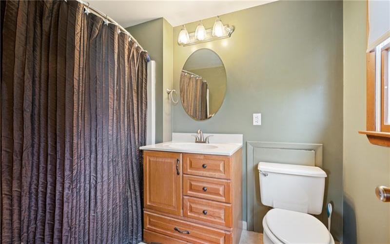 201 Cameron Dr, Irwin, 15642, 3 Bedrooms Bedrooms, 8 Rooms Rooms,2.1 BathroomsBathrooms,Residential,For Sale,Cameron Dr,1698479