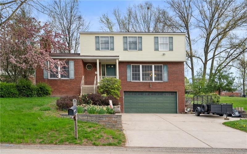 201 Cameron Dr, Irwin, 15642, 3 Bedrooms Bedrooms, 8 Rooms Rooms,2.1 BathroomsBathrooms,Residential,For Sale,Cameron Dr,1698479