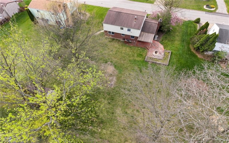 201 Cameron Dr, Irwin, 15642, 3 Bedrooms Bedrooms, 8 Rooms Rooms,2.1 BathroomsBathrooms,Residential,For Sale,Cameron Dr,1698479