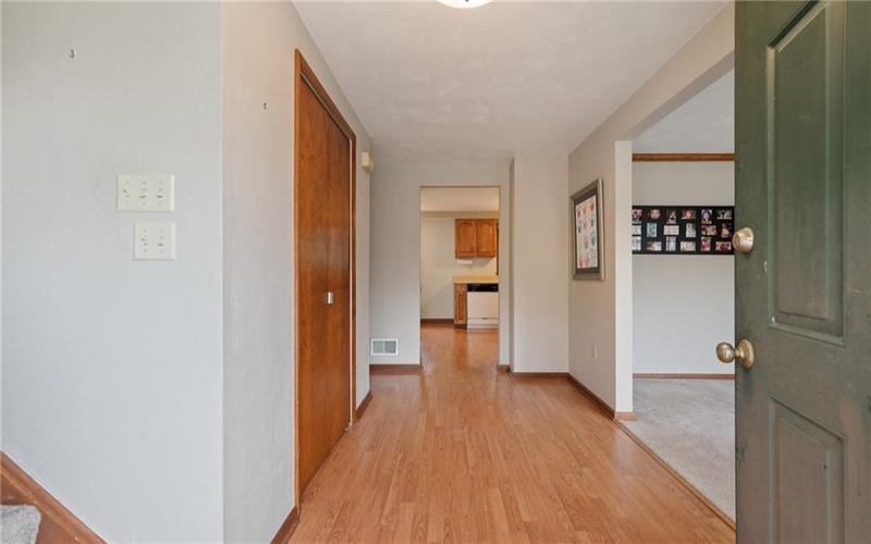 201 Cameron Dr, Irwin, 15642, 3 Bedrooms Bedrooms, 8 Rooms Rooms,2.1 BathroomsBathrooms,Residential,For Sale,Cameron Dr,1698479