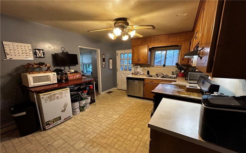 197 Ligonier St, New Florence, 15944, 4 Bedrooms Bedrooms, 9 Rooms Rooms,2 BathroomsBathrooms,Residential,For Sale,Ligonier St,1698519