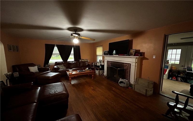 197 Ligonier St, New Florence, 15944, 4 Bedrooms Bedrooms, 9 Rooms Rooms,2 BathroomsBathrooms,Residential,For Sale,Ligonier St,1698519