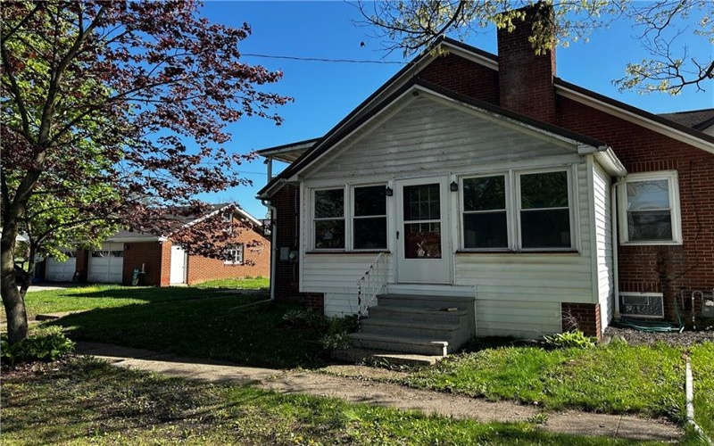 197 Ligonier St, New Florence, 15944, 4 Bedrooms Bedrooms, 9 Rooms Rooms,2 BathroomsBathrooms,Residential,For Sale,Ligonier St,1698519