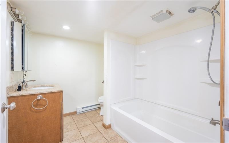 39 Kingston St, Youngstown, 15696, 2 Bedrooms Bedrooms, 5 Rooms Rooms,1 BathroomBathrooms,Residential,For Sale,Kingston St,1690782