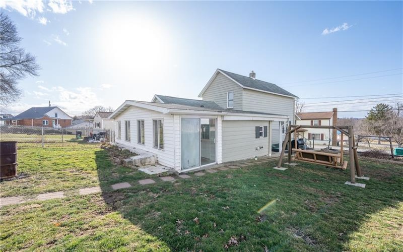 39 Kingston St, Youngstown, 15696, 2 Bedrooms Bedrooms, 5 Rooms Rooms,1 BathroomBathrooms,Residential,For Sale,Kingston St,1690782