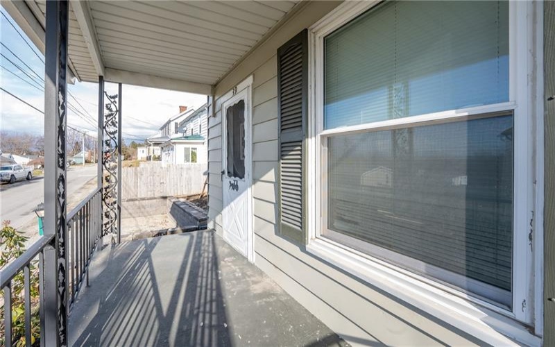 39 Kingston St, Youngstown, 15696, 2 Bedrooms Bedrooms, 5 Rooms Rooms,1 BathroomBathrooms,Residential,For Sale,Kingston St,1690782