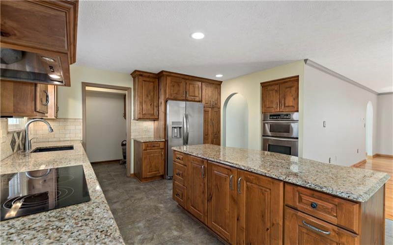 182 Markwood Dr, Canonsburg, 15317, 4 Bedrooms Bedrooms, 10 Rooms Rooms,2.1 BathroomsBathrooms,Residential,For Sale,Markwood Dr,1691636