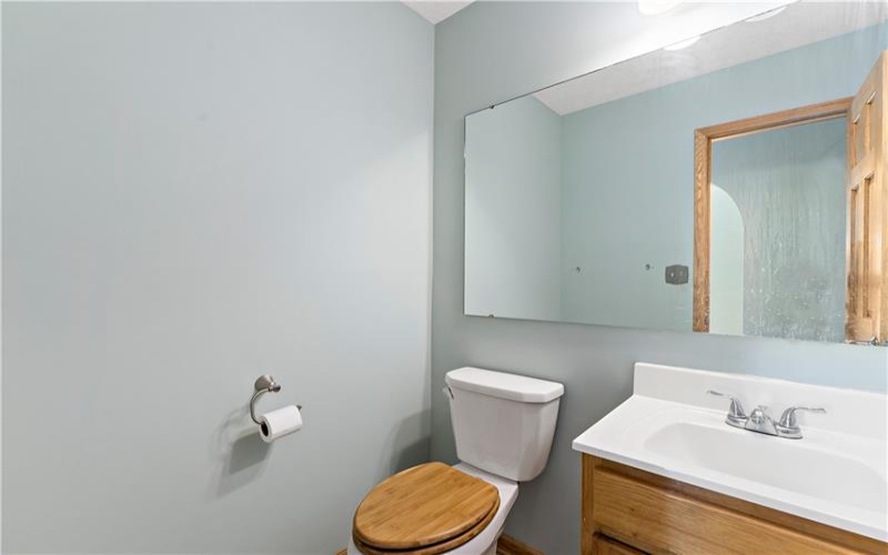 182 Markwood Dr, Canonsburg, 15317, 4 Bedrooms Bedrooms, 10 Rooms Rooms,2.1 BathroomsBathrooms,Residential,For Sale,Markwood Dr,1691636