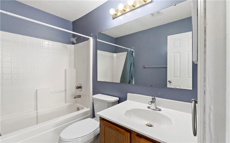 182 Markwood Dr, Canonsburg, 15317, 4 Bedrooms Bedrooms, 10 Rooms Rooms,2.1 BathroomsBathrooms,Residential,For Sale,Markwood Dr,1691636