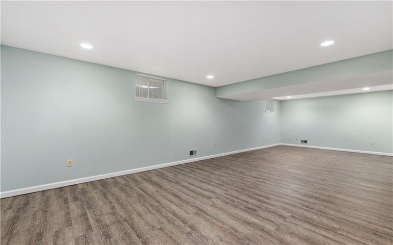 182 Markwood Dr, Canonsburg, 15317, 4 Bedrooms Bedrooms, 10 Rooms Rooms,2.1 BathroomsBathrooms,Residential,For Sale,Markwood Dr,1691636