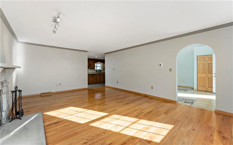 182 Markwood Dr, Canonsburg, 15317, 4 Bedrooms Bedrooms, 10 Rooms Rooms,2.1 BathroomsBathrooms,Residential,For Sale,Markwood Dr,1691636