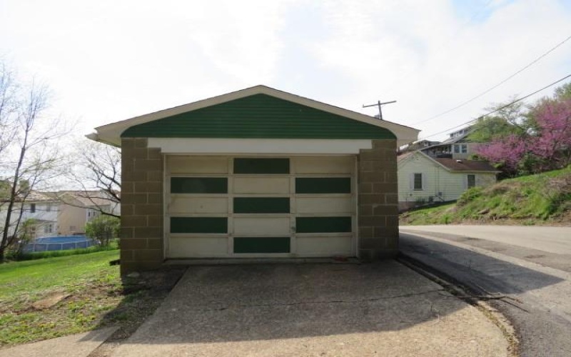 437 Shady Ave, Charleroi, 15022, 4 Bedrooms Bedrooms, 7 Rooms Rooms,1.1 BathroomsBathrooms,Residential,For Sale,Shady Ave,1693640