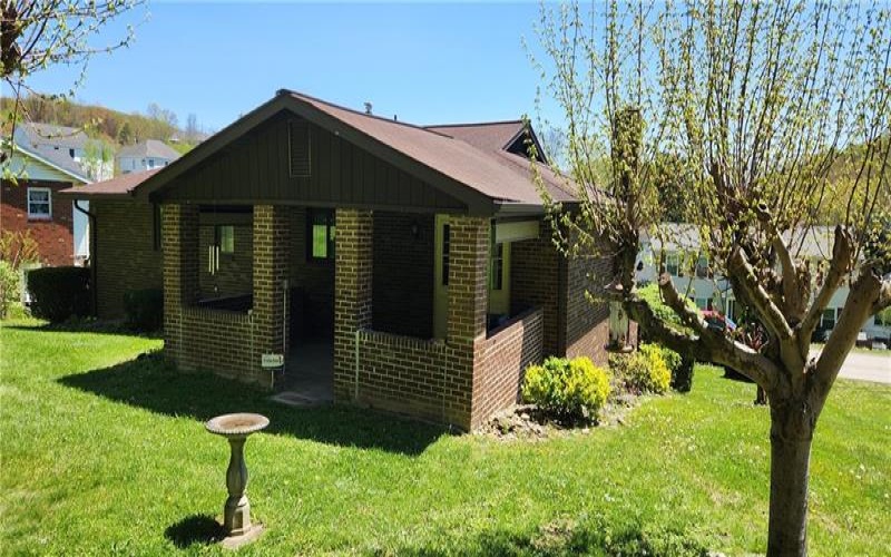 237 Melrose Drive, New Stanton, 15672, 3 Bedrooms Bedrooms, 9 Rooms Rooms,2 BathroomsBathrooms,Residential,For Sale,Melrose Drive,1698533