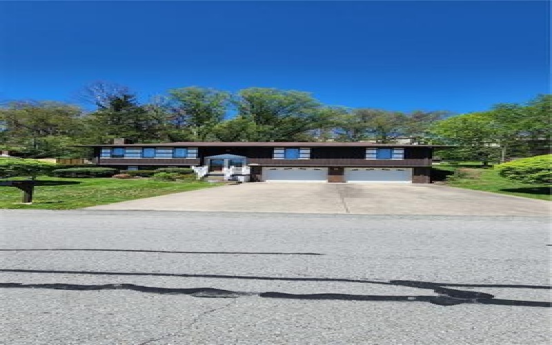 237 Melrose Drive, New Stanton, 15672, 3 Bedrooms Bedrooms, 9 Rooms Rooms,2 BathroomsBathrooms,Residential,For Sale,Melrose Drive,1698533