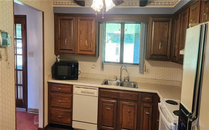 237 Melrose Drive, New Stanton, 15672, 3 Bedrooms Bedrooms, 9 Rooms Rooms,2 BathroomsBathrooms,Residential,For Sale,Melrose Drive,1698533