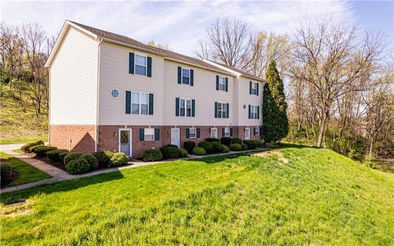 418 Silvis Way, Greensburg, 15601, 2 Bedrooms Bedrooms, 6 Rooms Rooms,1.1 BathroomsBathrooms,Residential,For Sale,Silvis Way,1698634
