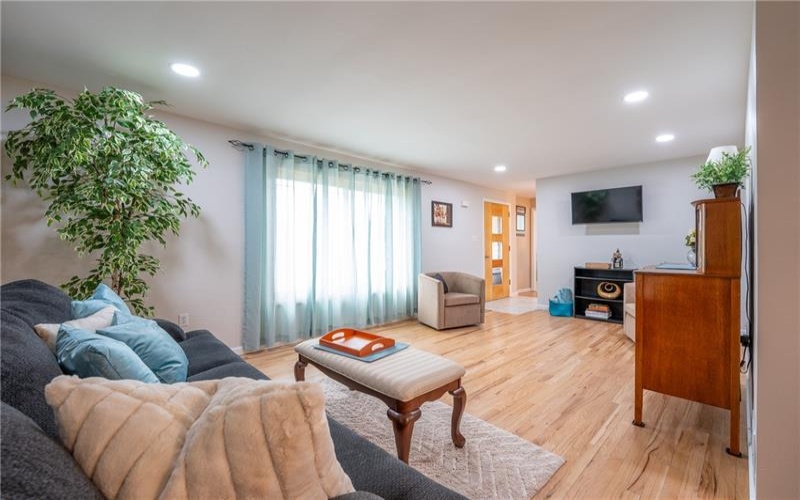 4974 State Route 982, Latrobe, 15650, 3 Bedrooms Bedrooms, ,2 BathroomsBathrooms,Residential,For Sale,State Route 982,1698641
