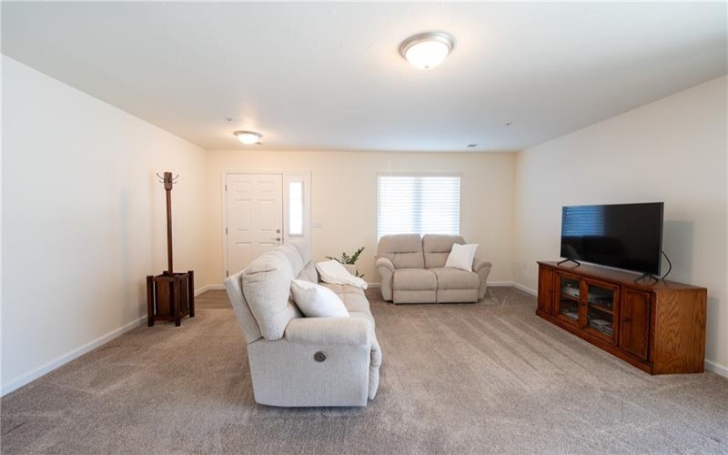 726 Crimson St, Latrobe, 15650, 2 Bedrooms Bedrooms, ,1.1 BathroomsBathrooms,Residential,For Sale,Crimson St,1698655
