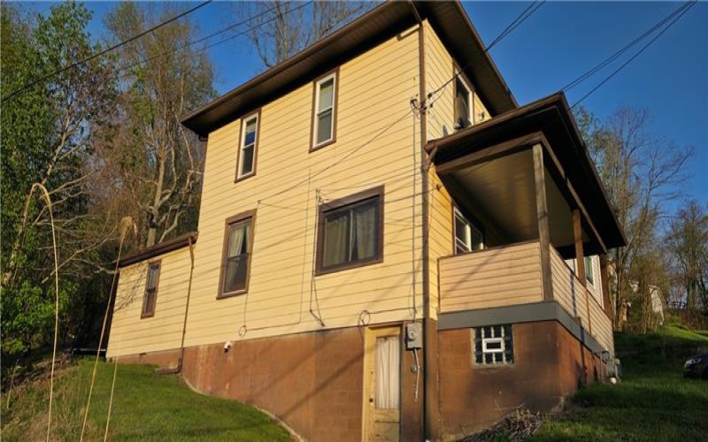 1017 Virginia St, Jeannette, 15644, 4 Bedrooms Bedrooms, 8 Rooms Rooms,2 BathroomsBathrooms,Residential,For Sale,Virginia St,1698719