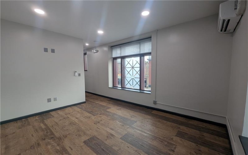 101 E Lincoln Avenue, 15057, 15057, 1 Bedroom Bedrooms, ,1 BathroomBathrooms,Lease,For Sale,E Lincoln Avenue,1698731