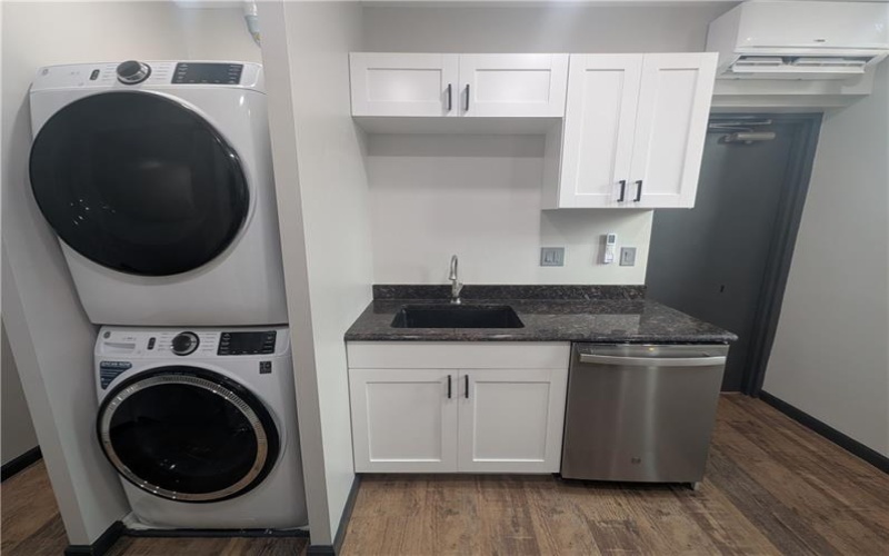 101 E Lincoln Avenue, 15057, 15057, 1 Bedroom Bedrooms, ,1 BathroomBathrooms,Lease,For Sale,E Lincoln Avenue,1698731
