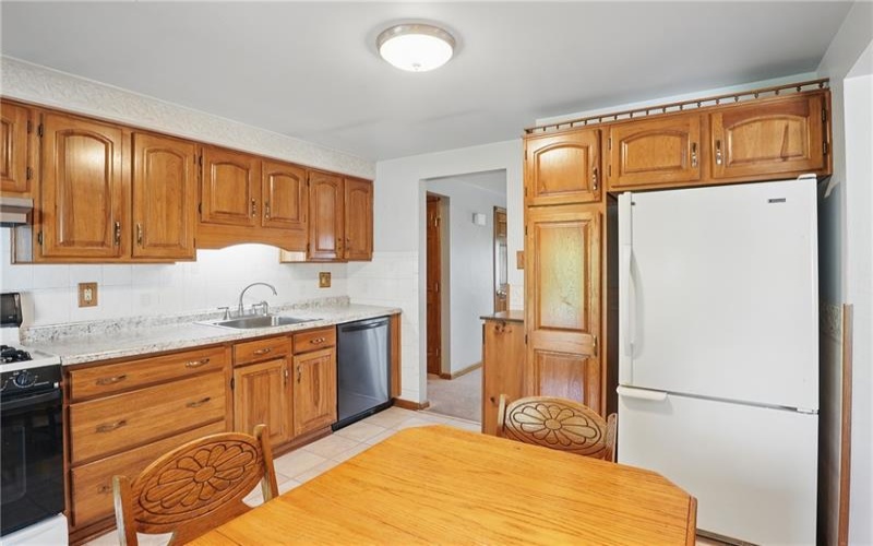 1 Carlisle Dr, Irwin, 15642, 4 Bedrooms Bedrooms, ,3 BathroomsBathrooms,Residential,For Sale,Carlisle Dr,1698732