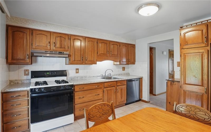 1 Carlisle Dr, Irwin, 15642, 4 Bedrooms Bedrooms, ,3 BathroomsBathrooms,Residential,For Sale,Carlisle Dr,1698732