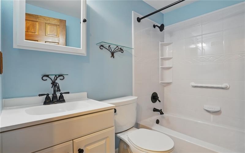 1 Carlisle Dr, Irwin, 15642, 4 Bedrooms Bedrooms, ,3 BathroomsBathrooms,Residential,For Sale,Carlisle Dr,1698732