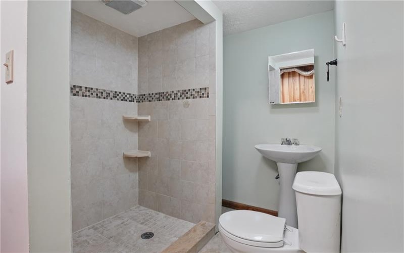 1 Carlisle Dr, Irwin, 15642, 4 Bedrooms Bedrooms, ,3 BathroomsBathrooms,Residential,For Sale,Carlisle Dr,1698732