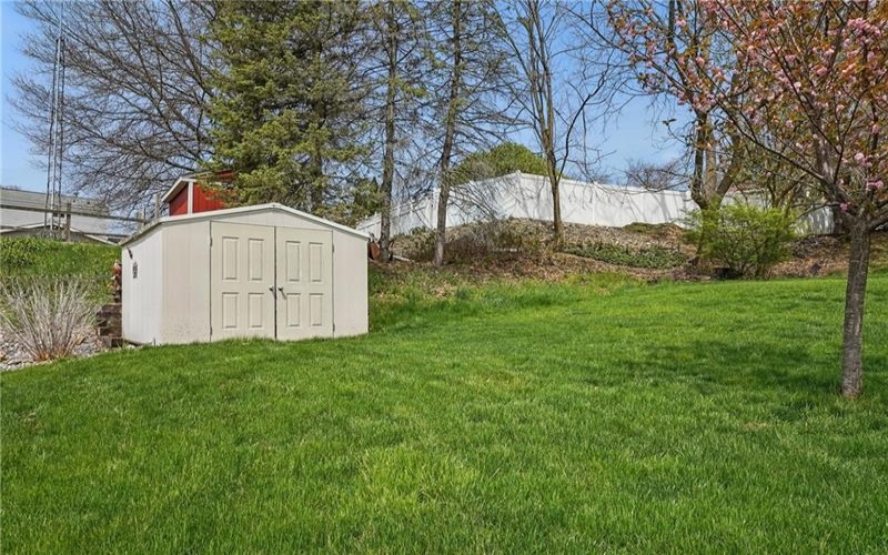 1 Carlisle Dr, Irwin, 15642, 4 Bedrooms Bedrooms, ,3 BathroomsBathrooms,Residential,For Sale,Carlisle Dr,1698732