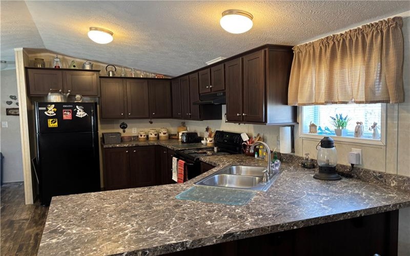 146 Cardinal Drive, Jeannette, 15644, 3 Bedrooms Bedrooms, 6 Rooms Rooms,2 BathroomsBathrooms,Residential,For Sale,Cardinal Drive,1698756