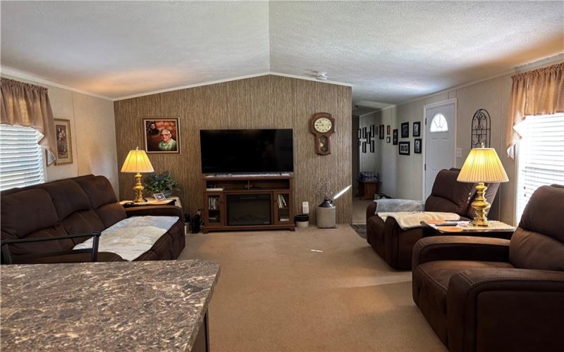 146 Cardinal Drive, Jeannette, 15644, 3 Bedrooms Bedrooms, 6 Rooms Rooms,2 BathroomsBathrooms,Residential,For Sale,Cardinal Drive,1698756