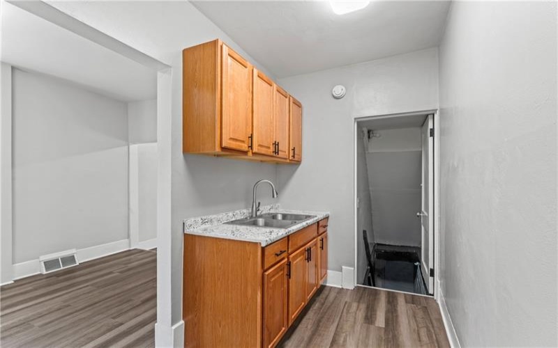 204 4th St, Jeannette, 15644, 2 Bedrooms Bedrooms, ,1 BathroomBathrooms,Residential,For Sale,4th St,1698821